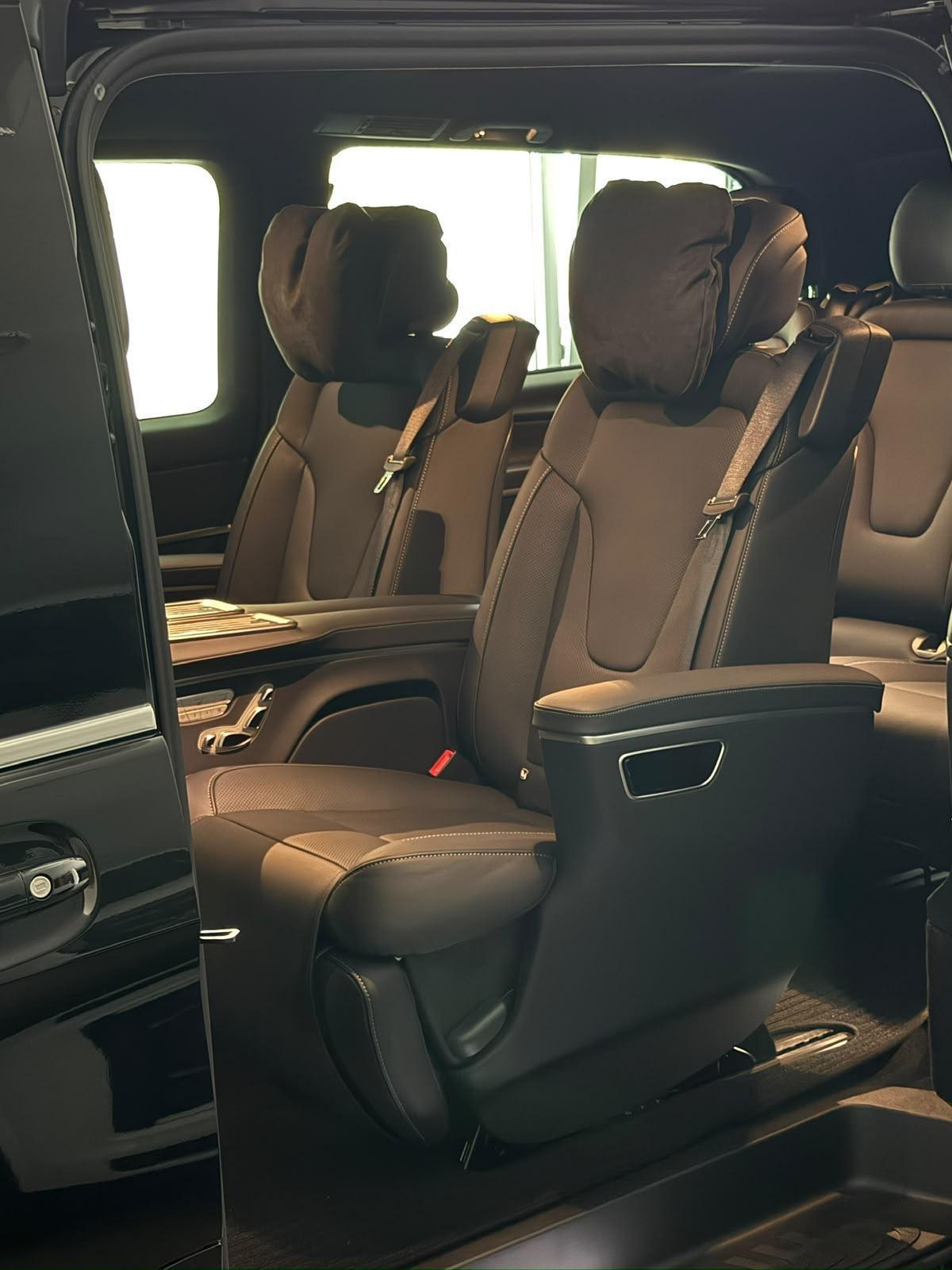 Interior Mercedes V-Class — bancos em pele